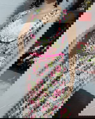 Rochie pe fond floral