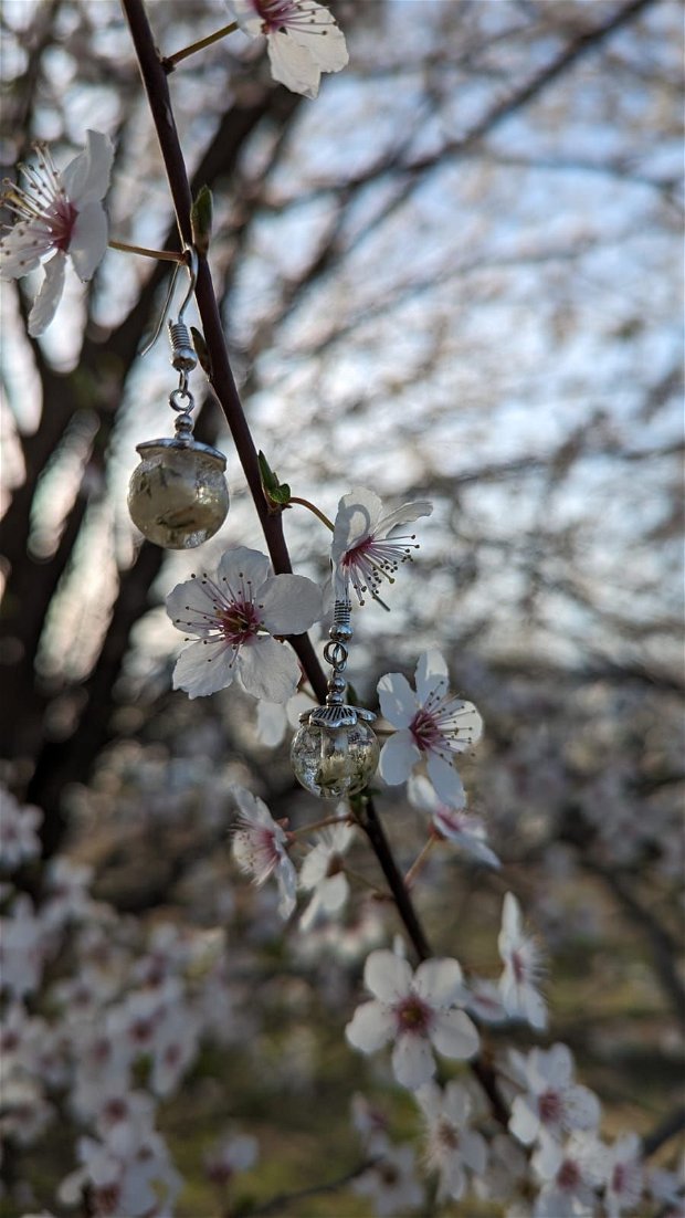 Grădina cu flori_adierea primăverii-Cercei din rășină cu bucăți de flori