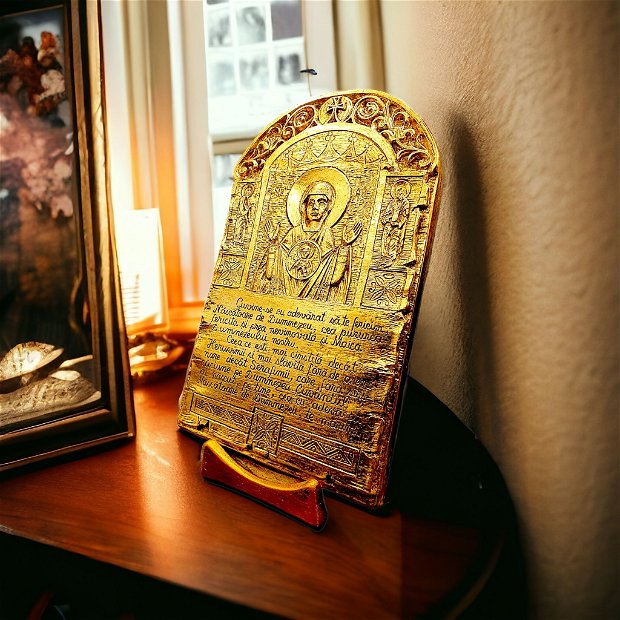 Icoană Cuvine-se cu Adevărat- Plachetă din ceramică, cu un aspect vintage și acoperită cu foiță de aur