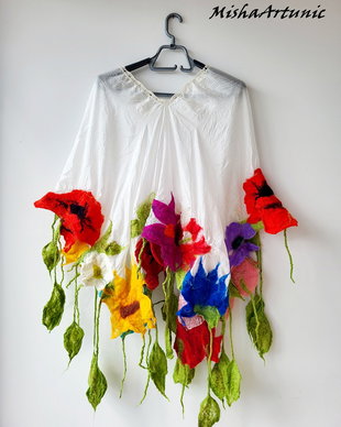VANDUT - Bluza din matase naturala si flori impaslite