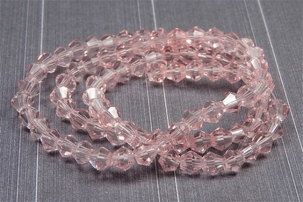 Cristale din sticla, biconice, 4 mm, transparente, lucioase, roz-15