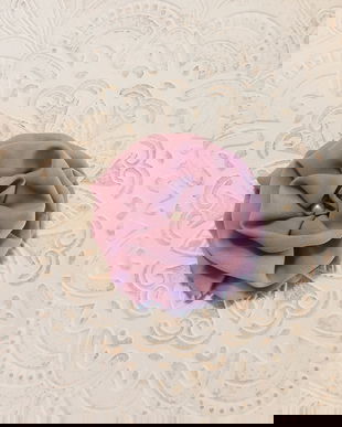 Brosa handmade realizata din voal.