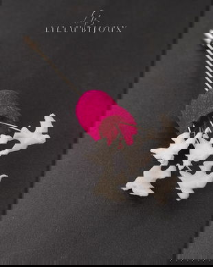 Broșă cu porumbei și cocon de mătase - Zbor