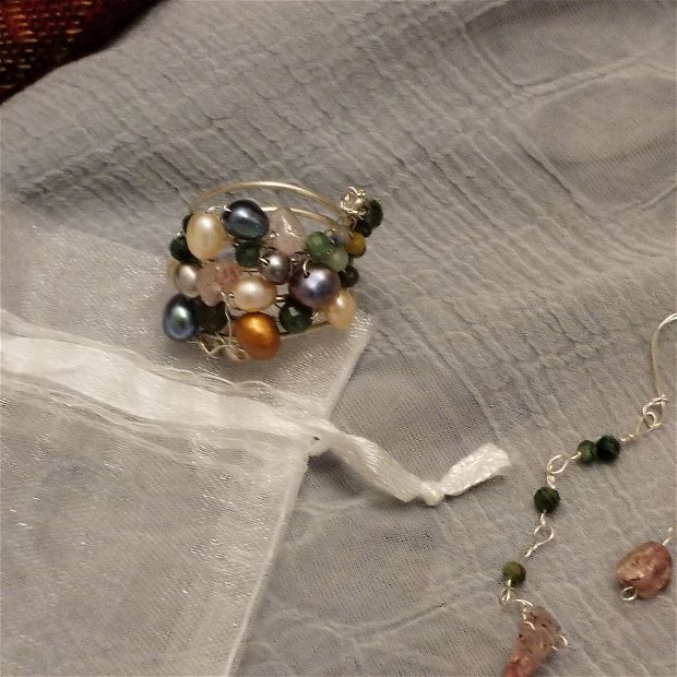 Inel din argint și pietre prețioase, semiprețioase, perle naturale de cultură