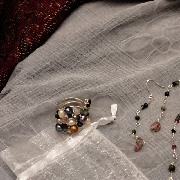 Inel din argint și pietre prețioase, semiprețioase, perle naturale de cultură