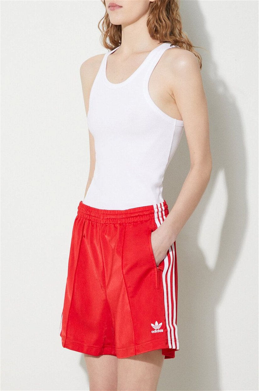adidas Originals pantaloni scurți femei, culoarea roșu, cu imprimeu, high waist IP2957