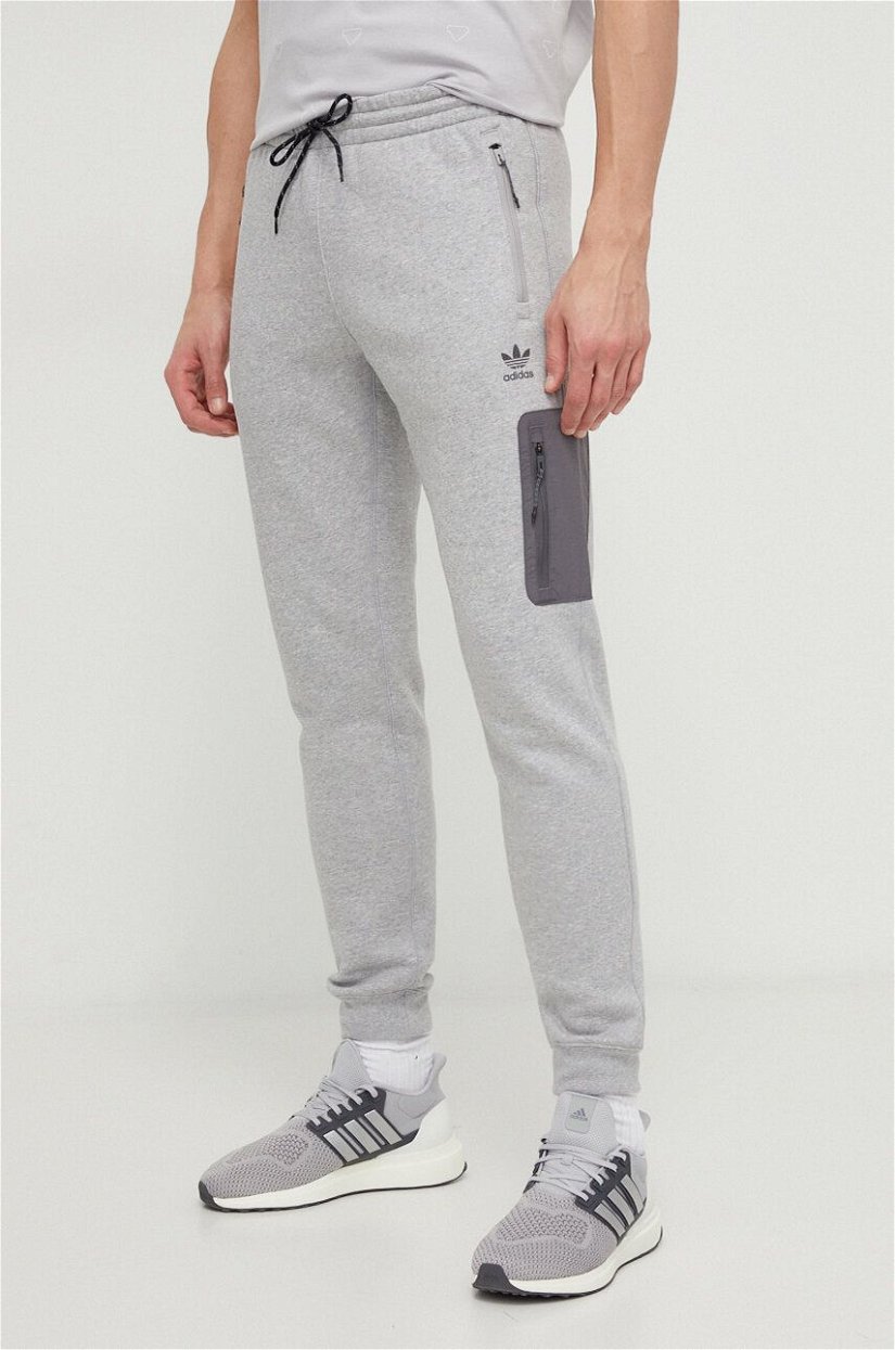 adidas Originals pantaloni de trening culoarea gri, melanj IZ3281