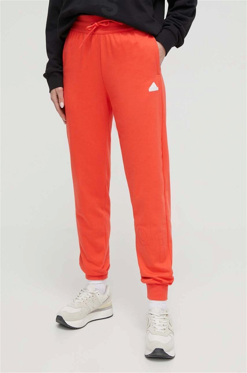 adidas pantaloni de trening culoarea roșu, cu imprimeu IS4285