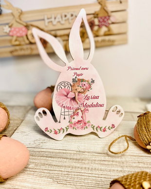 Decoratiune din lemn - Iepuras poznas de Paste personalizat - Ballerina