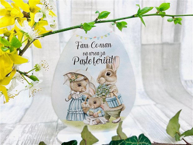 Decoratiune din lemn - Ou de Paste personalizat cu suport - Charming Bunny Family