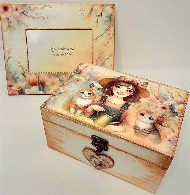 Set cadou personalizat format din cufar si rama foto ( pisici, gradinarit)
