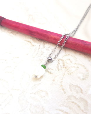 Colier cu sidef alb si jad verde