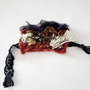 Bratara impasllita si accesorizata cu organza, elemente metalice si malachit