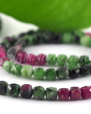 Ruby in Zoisite fatetat 5x5mm, cod P022 (1/4sir)