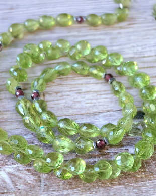 Colier din peridot