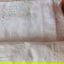 2  fete de perna   pereche vintage , deosebite , dantele ,  broderie  sparta ,