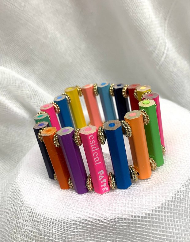 Set bijuterii handmade din creioane colorate