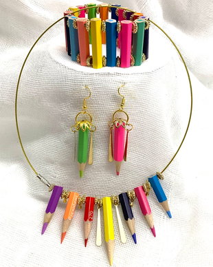 Set bijuterii handmade din creioane colorate