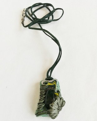 pandantiv abstract floral cu agata verde