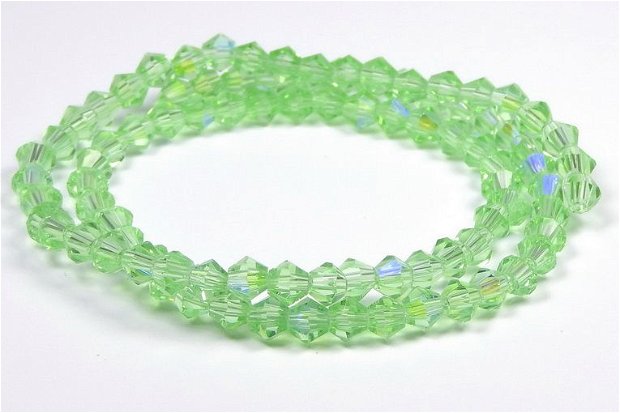 Cristale din sticla, biconice, transparente, AB, 4 mm, verde deschis-D24