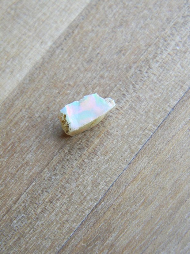 Opal etiopian brut (F41-7)