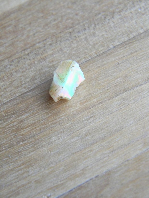 Opal etiopian brut (F41-7)