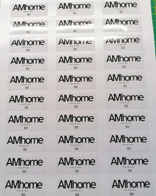 Etichete autoadezive lucioase personalizate la cerere