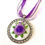 Colier brodat manual- broderie cu flori