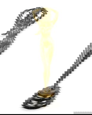 Nud mare-statueta din bronz pe soclu din marmura