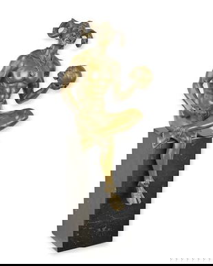 Satan cu craniu-statueta din bronz pe soclu din marmura