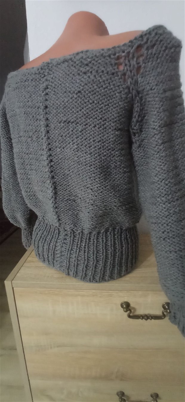Bluză tricotată manual