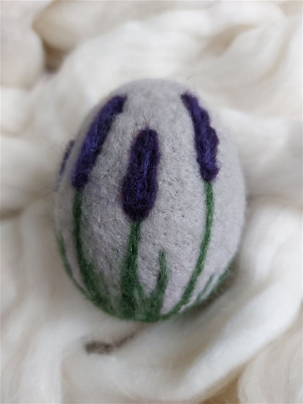 Ou decorativ - câmp de lavandă