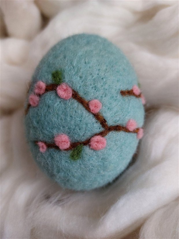 Ou decorativ  - flori de cireș