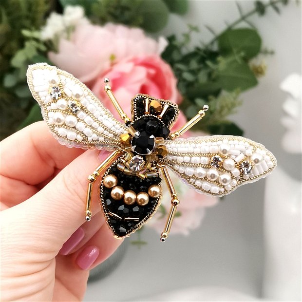 Broșă albină - Queen Bee