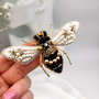 Rezervat Broșă albină - Queen Bee