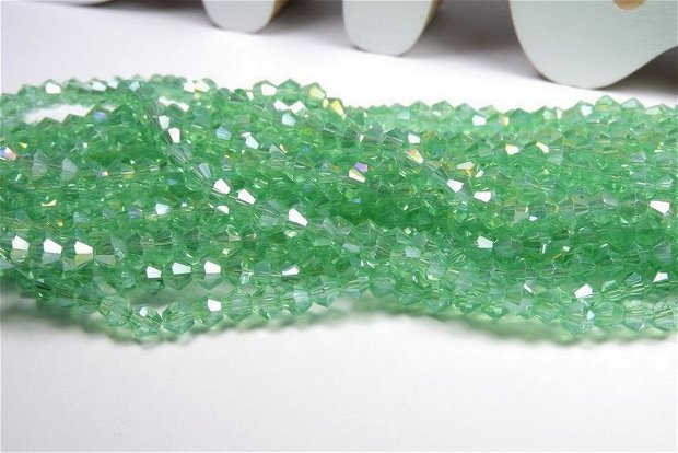 Cristale din sticla, biconice, 4 mm, transparente, AB, verde deschis-A24