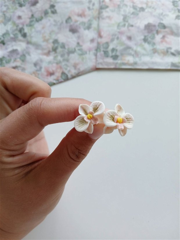 Cercei orhidee