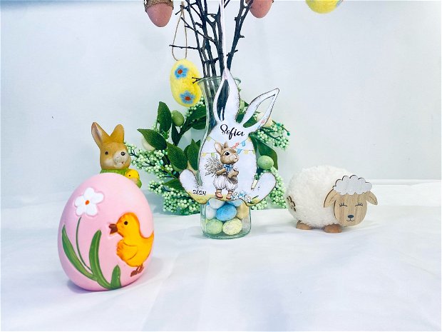 Decoratiune din lemn - Iepuras poznas de Paste personalizat - Charming Bunny