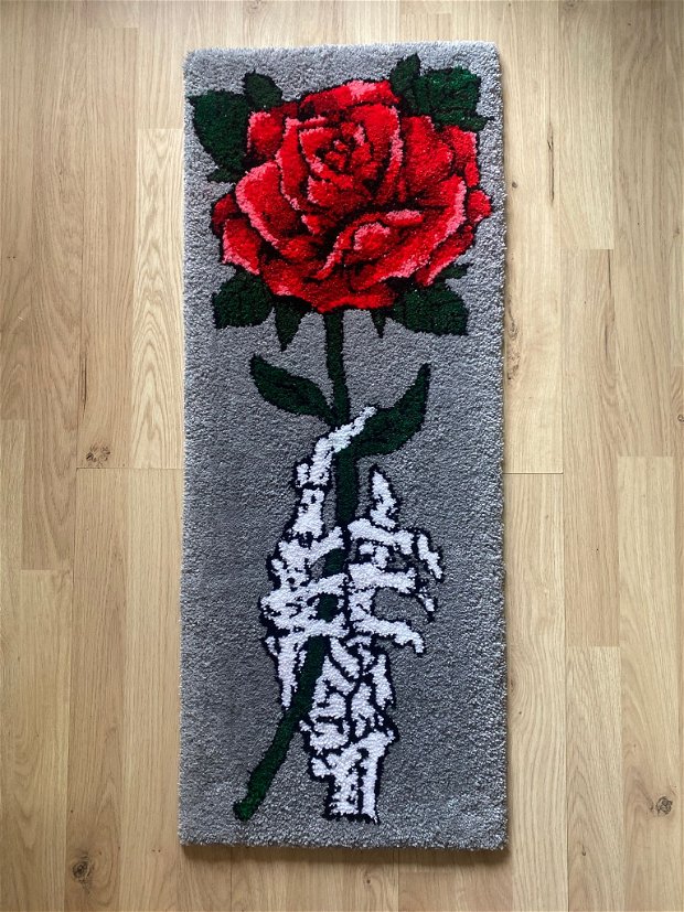 Covor handmade The last rose 94x37cm