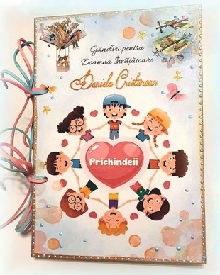 Agenda / album / jurnal personalizat pentru doamna invatatoare / educatoare / diriginta / profesoara, "Cartea cu ganduri", albinute