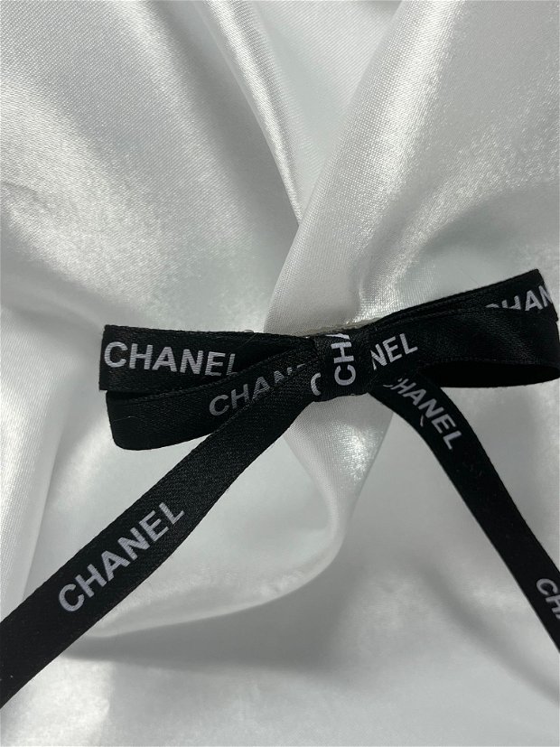 Clama cu fundiță Chanel