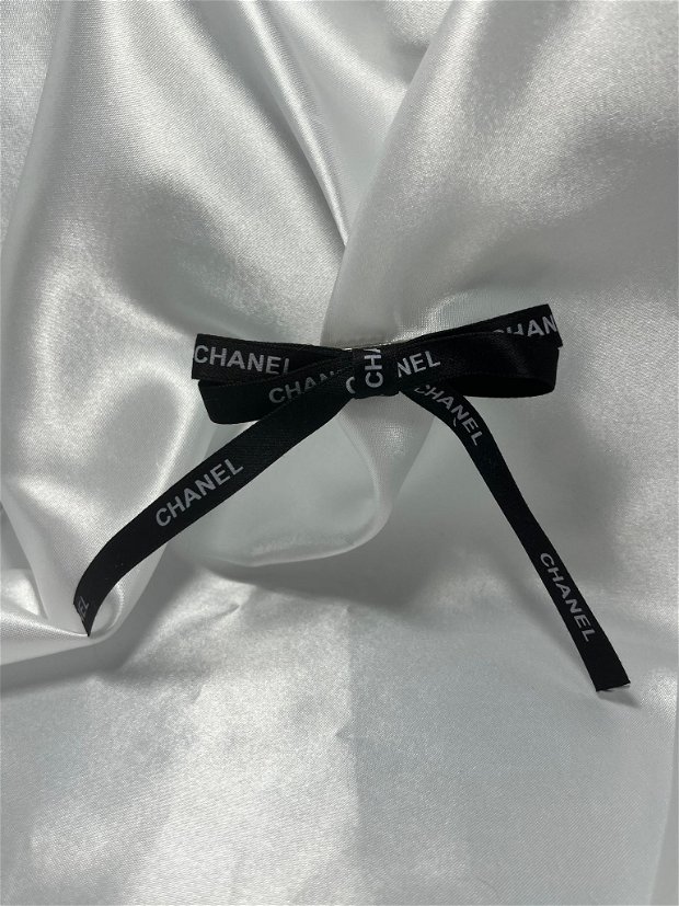 Clama cu fundiță Chanel