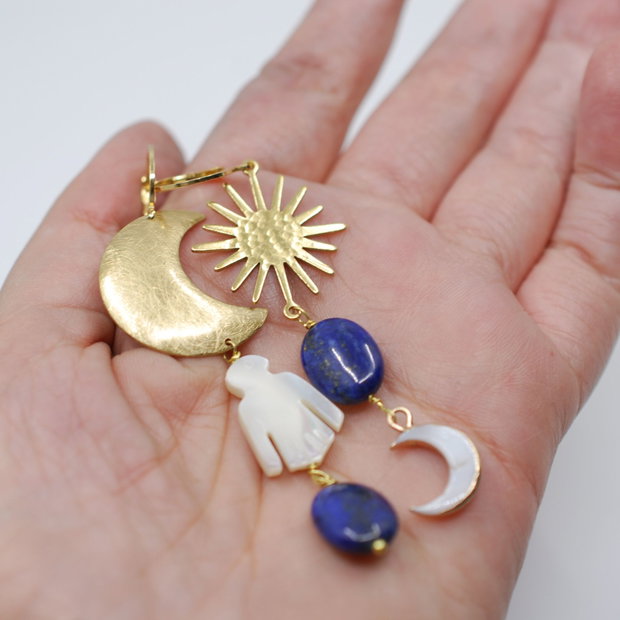 Cercei asimetrici din alama si perle, cercei lungi, cercei statement, cercei handmade