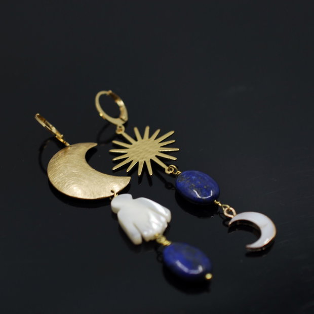 Cercei asimetrici din alama si perle, cercei lungi, cercei statement, cercei handmade