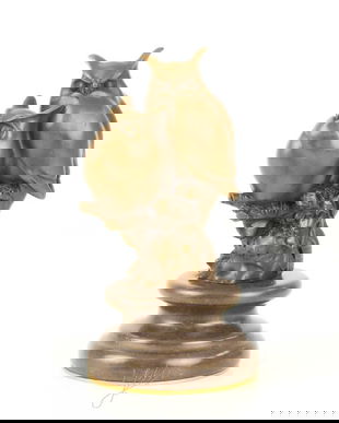 Doua bufnite pe o creanga-statueta din bronz