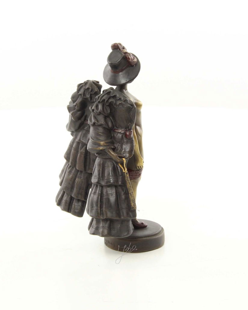 Femeie cu haina de blana-statueta erotica din bronz