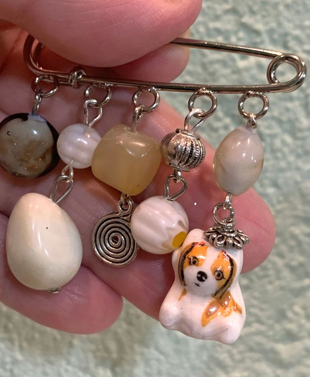 BROȘĂ~WHITE CUTIE~ porțelan,agate,Millefiori,Murano,accesorii argintate