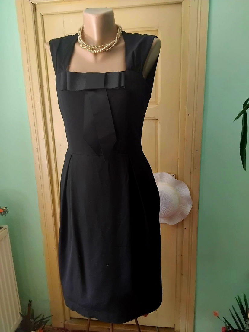 Rochie  neagra, Măsura 36