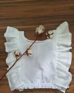 Bluza alba cu volane/bluza alba din panza topita/bluza cu volane