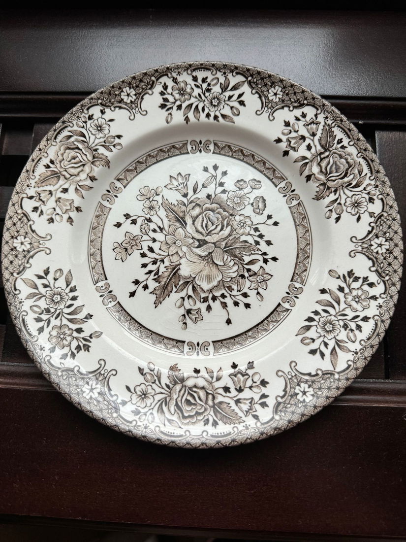 STADFFORDSHIRE ENGLISH PORCELAINE HANDENGRAVED